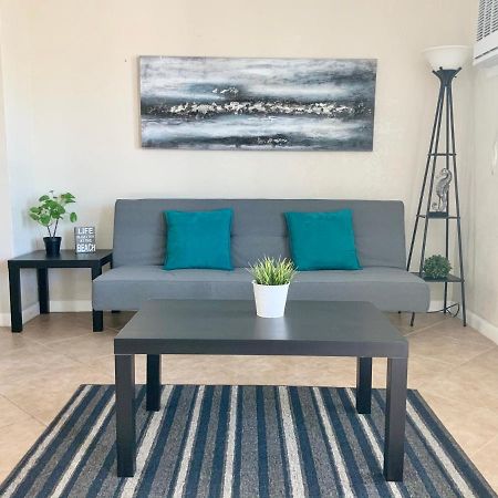 Hollywood Beach Apartments - Walk To The Beach Εξωτερικό φωτογραφία