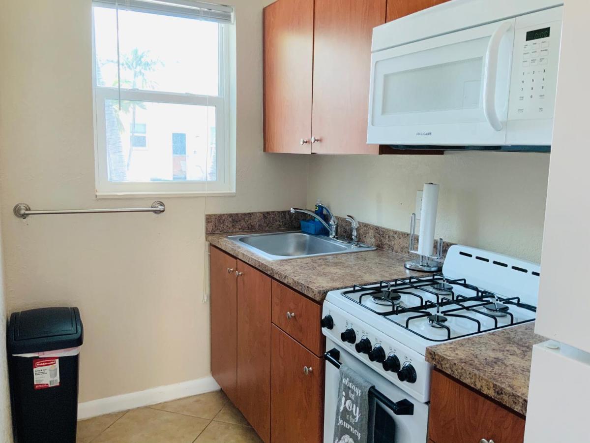 Hollywood Beach Apartments - Walk To The Beach Εξωτερικό φωτογραφία