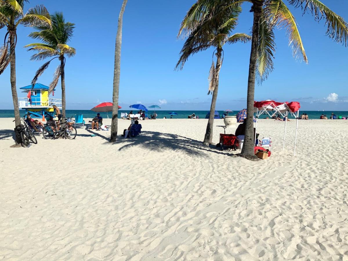 Hollywood Beach Apartments - Walk To The Beach Εξωτερικό φωτογραφία