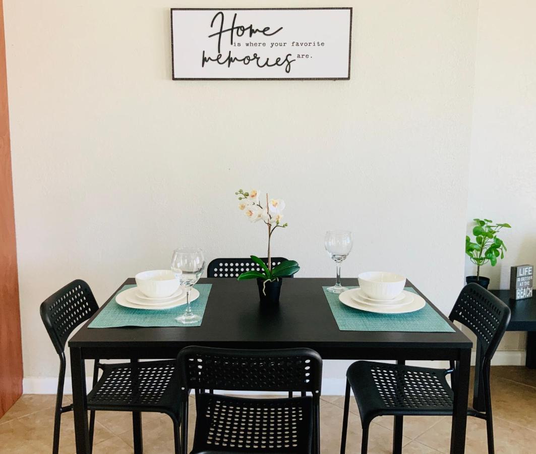 Hollywood Beach Apartments - Walk To The Beach Εξωτερικό φωτογραφία